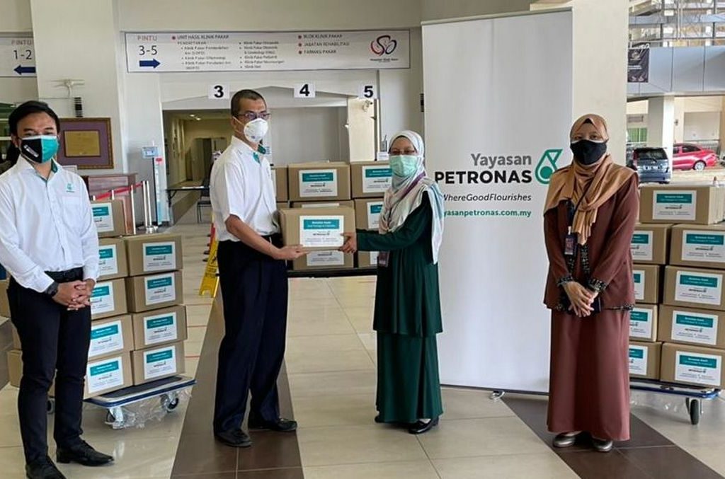 Yayasan PETRONAS Contributes Additional Medical Equipment and Supplies to Hospitals, PPVS, Quarantine Centres