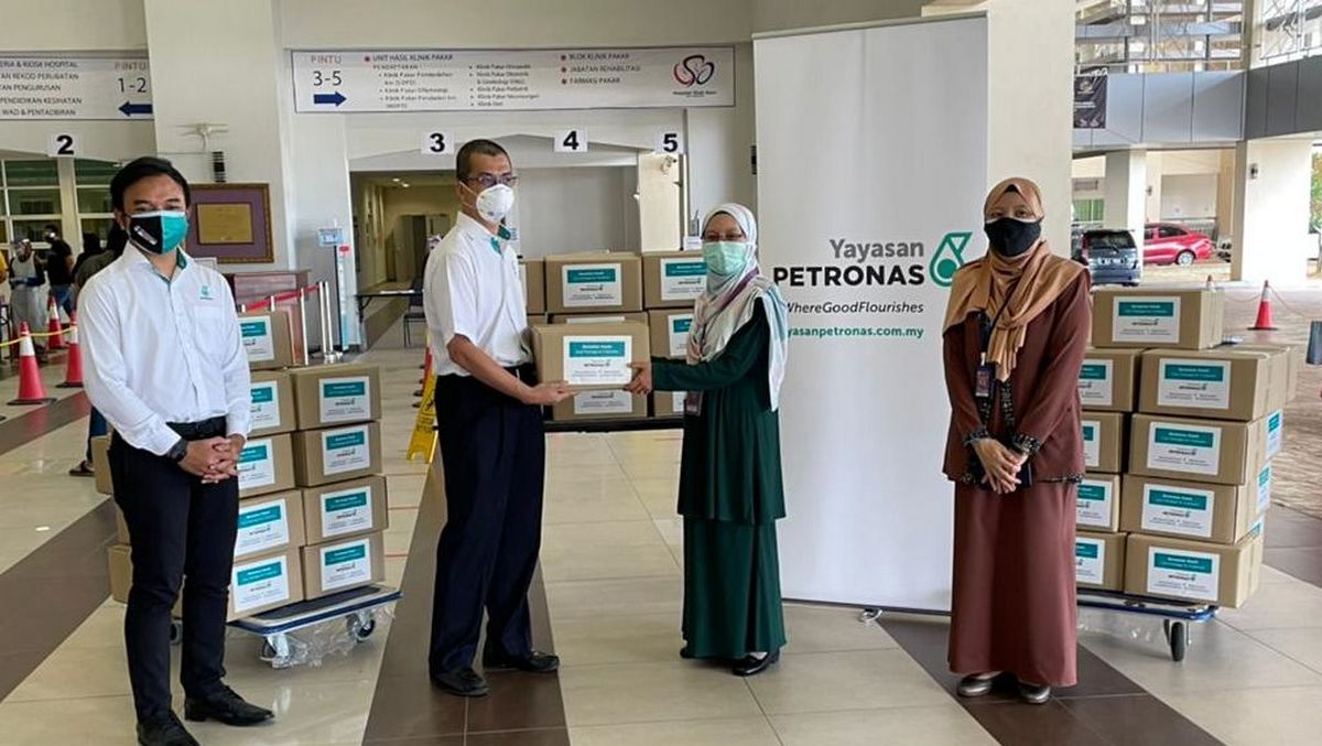 Yayasan PETRONAS Contributes Additional Medical Equipment and Supplies to Hospitals, PPVS, Quarantine Centres