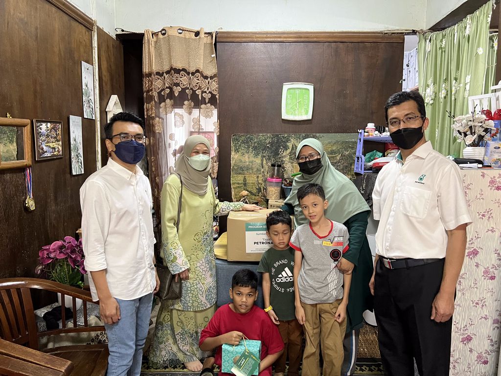 Yayasan PETRONAS Spreads Aidilfitri Cheer to Underprivileged Communities via Sentuhan Kasih Festive