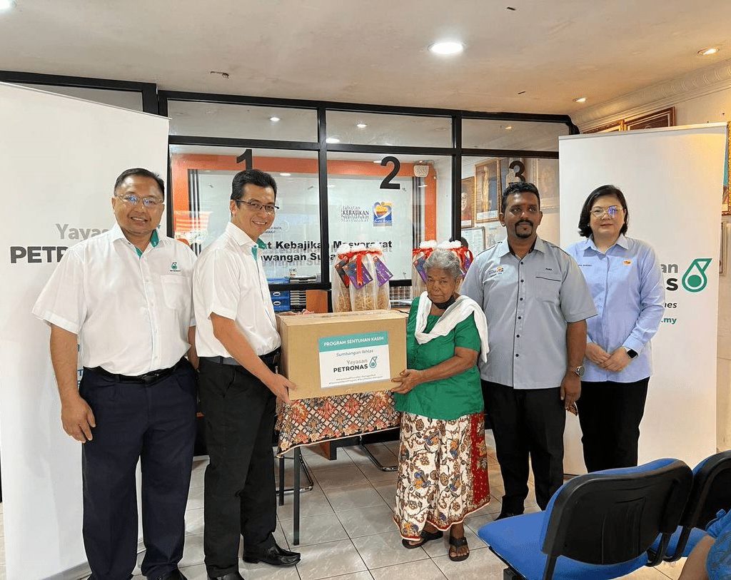 Yayasan PETRONAS Delivers Festive Goodies to Over 2,000 Beneficiaries for Deepavali