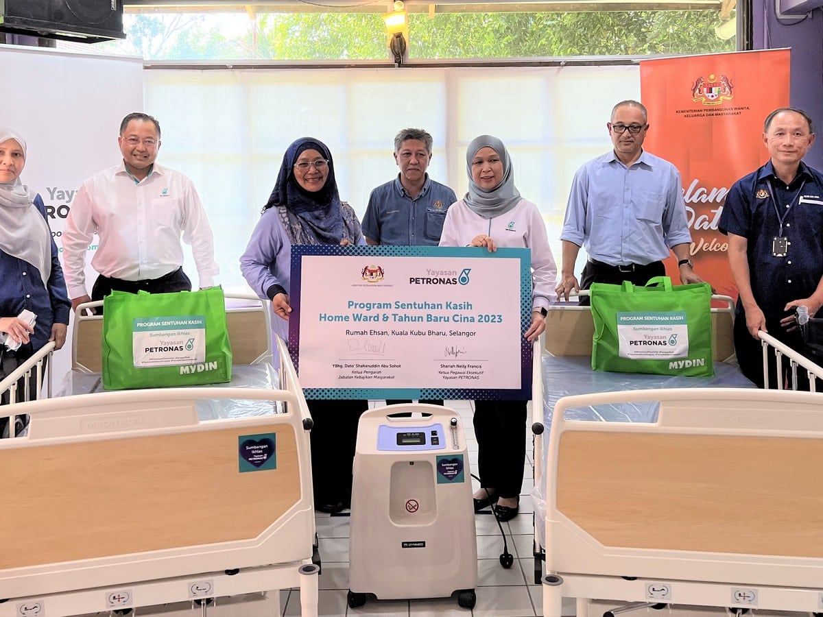 Yayasan PETRONAS Contributes Home Medical Equipment, Festive Food Supplies to Underprivileged Families and Welfare Homes