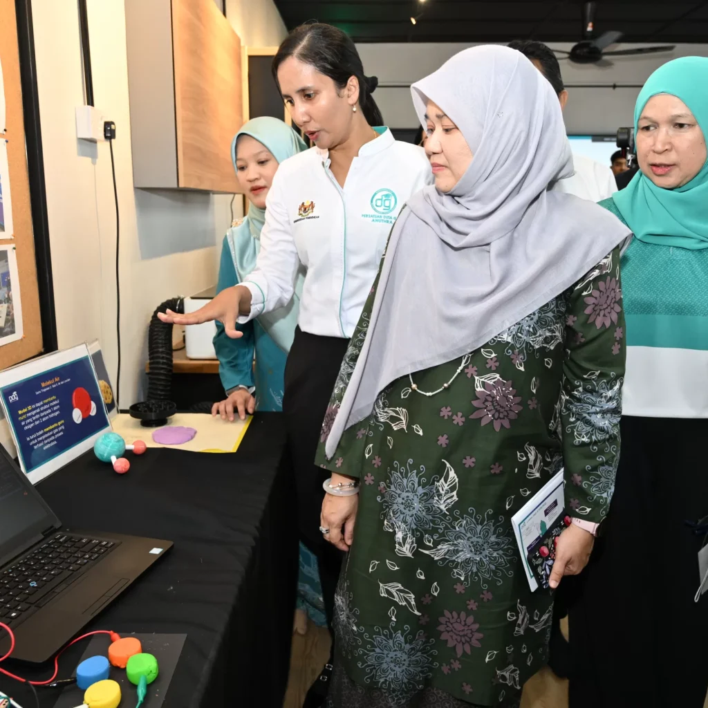 Yayasan PETRONAS dan Kementerian Pendidikan Malaysia Tingkatkan Pembelajaran STEM Melalui Hab STEM Program Duta Guru