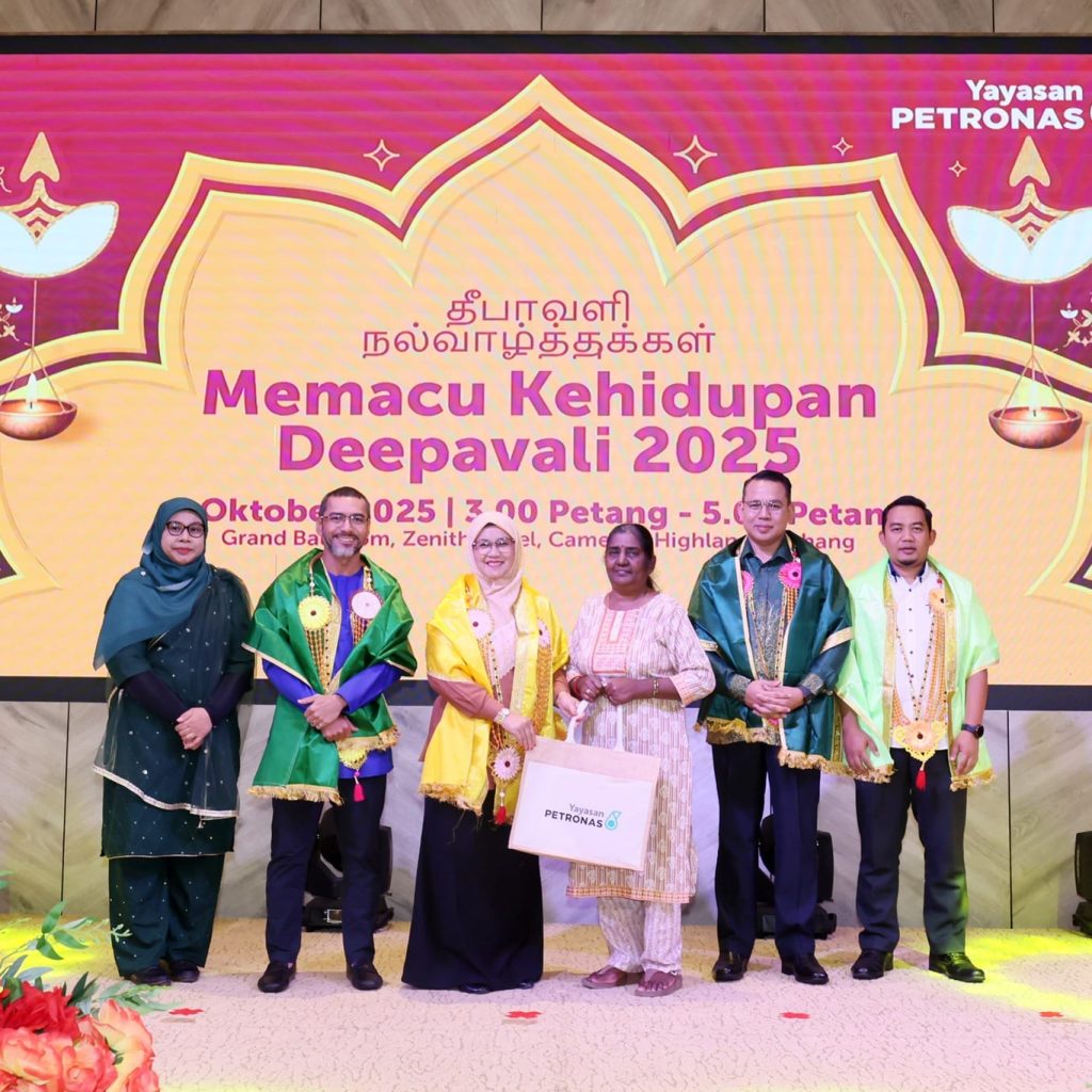 Yayasan PETRONAS Bangkitkan Keceriaan Keluarga sempena Deepavali